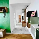 Elysium Core Готель *