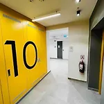 Elysium Core Готель *